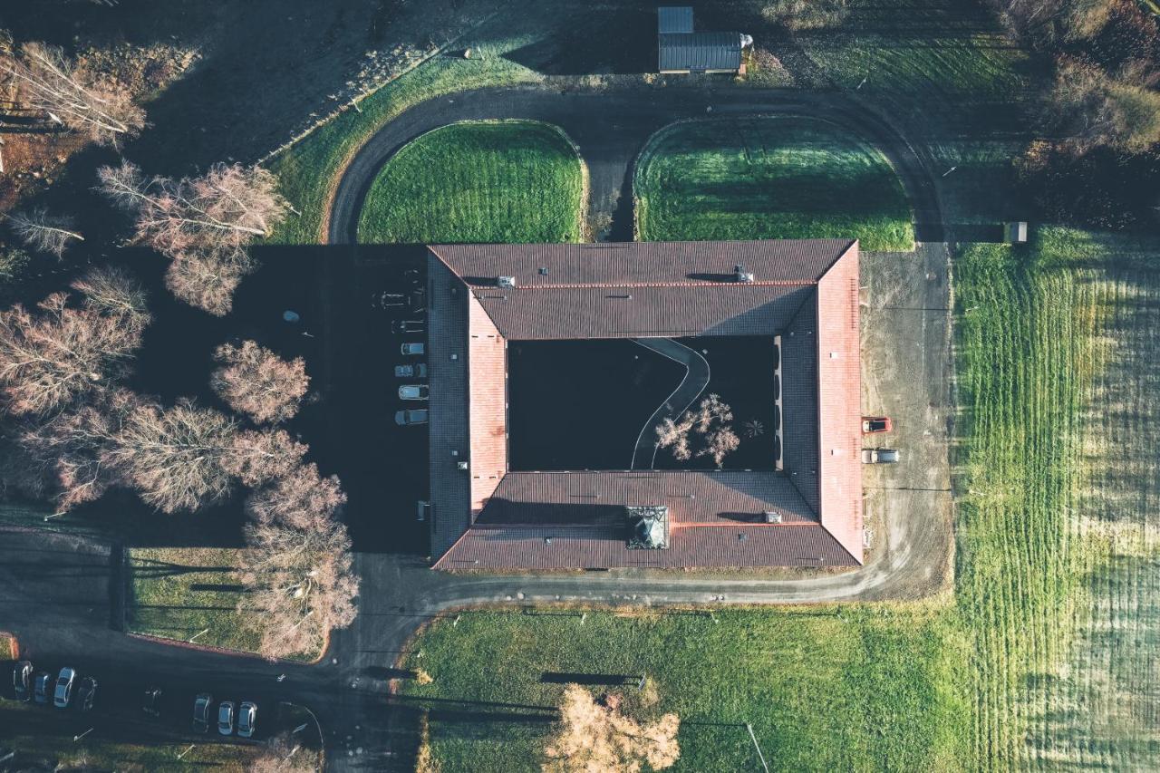 Falstadsenteret - Museum, Minnested Og Senter For Menneskerettigheter เลวองแกร์ ภายนอก รูปภาพ